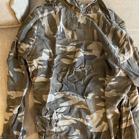 Express - Camouflage button up shirt - Small - Picture 3 of 3